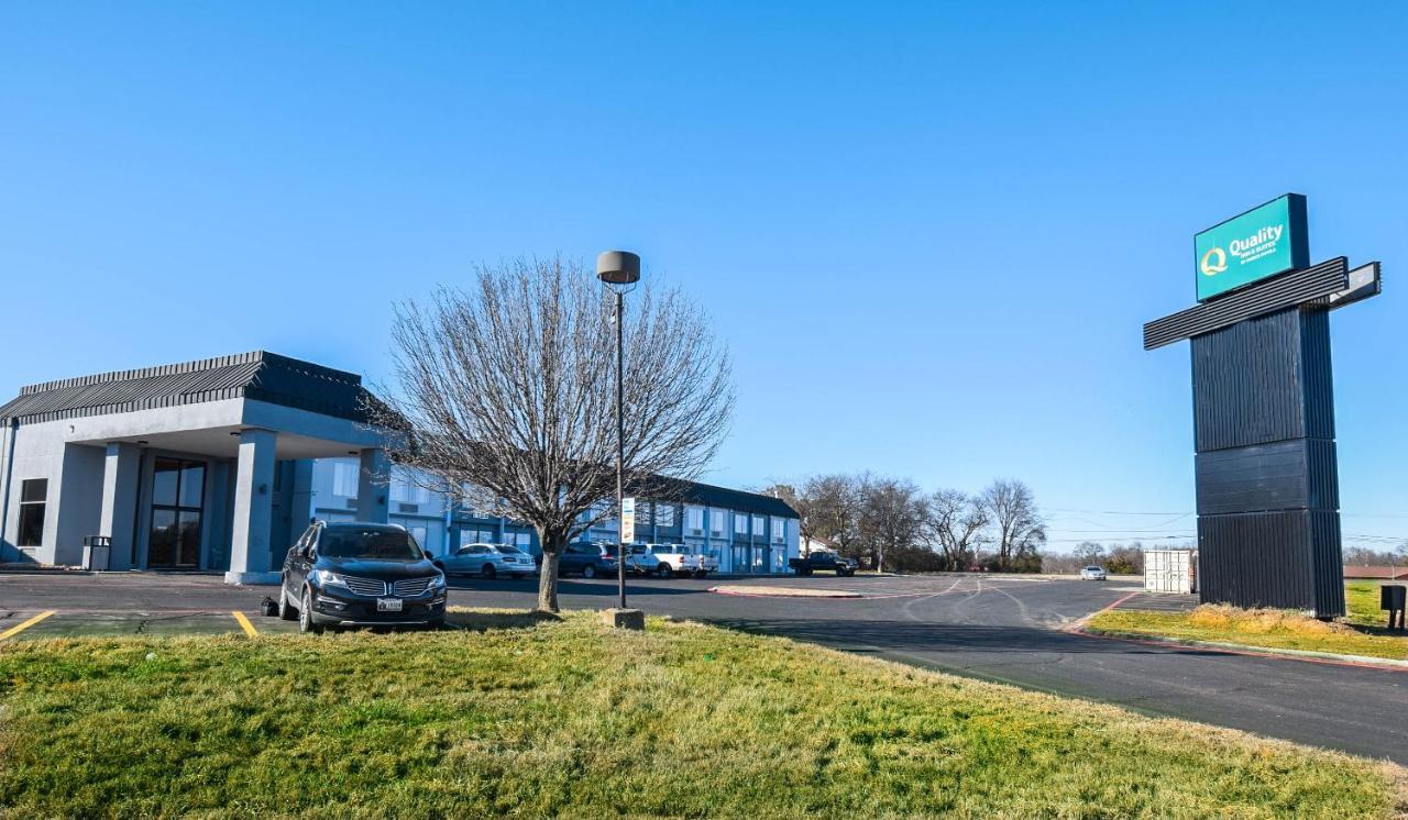 Quality Inn & Suites Sulphur Springs Exterior photo