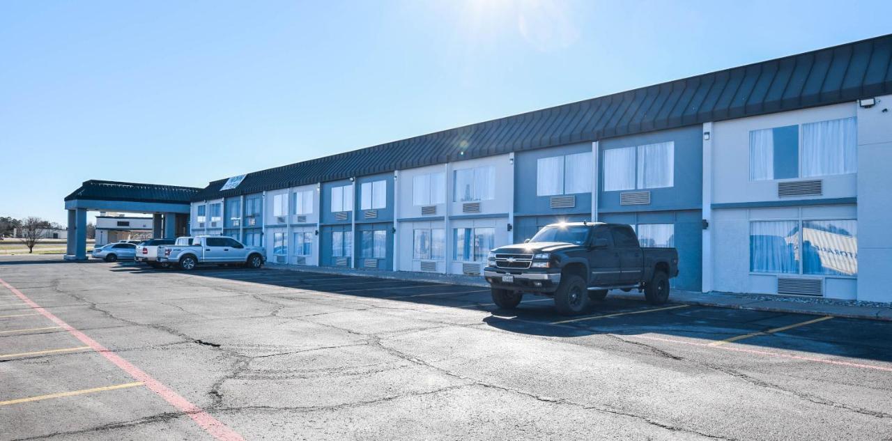 Quality Inn & Suites Sulphur Springs Exterior photo